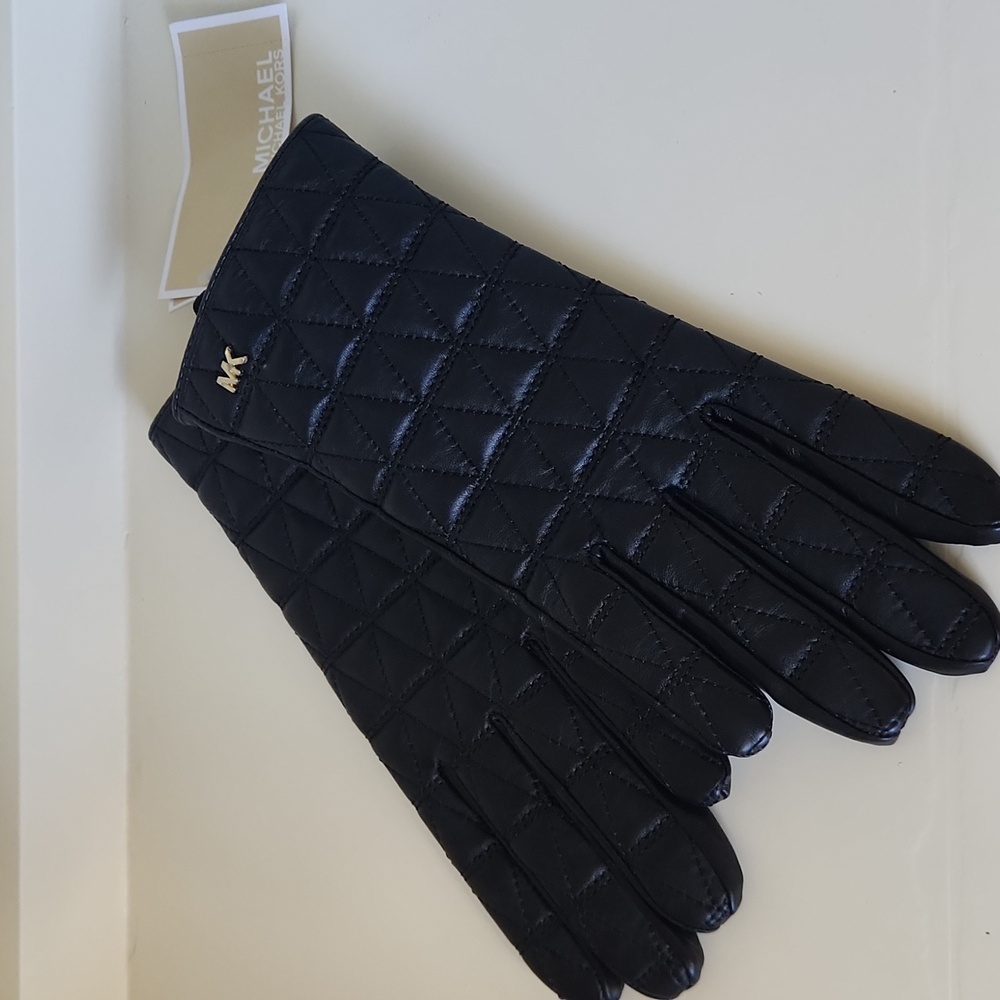 MICHAEL Michael Kors Quilted Leather Tech Gloves. Brand new with tags